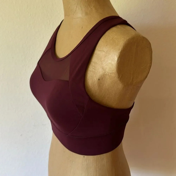 Lululemon sz 4 Breathe it In Bra *Medium Support, C/D Cup, great condition - Picture 8 of 12